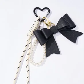 Taskesmykke med perle og sljfe