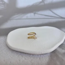 resmykke 18K "Ear Cuff"