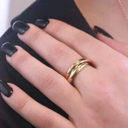 Fingerring med strigsk krystal 