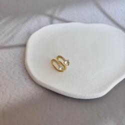 resmykke 18K "Ear Cuff"